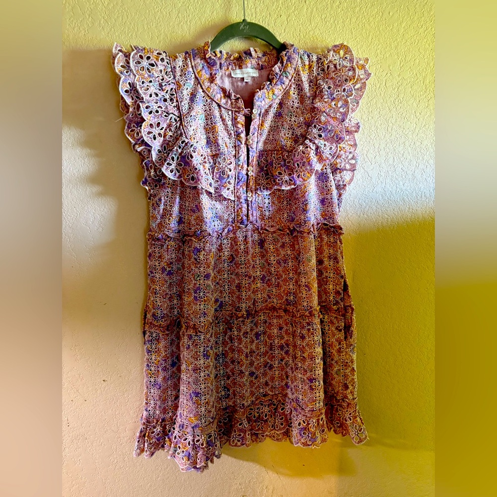 Beautiful find. Super cute